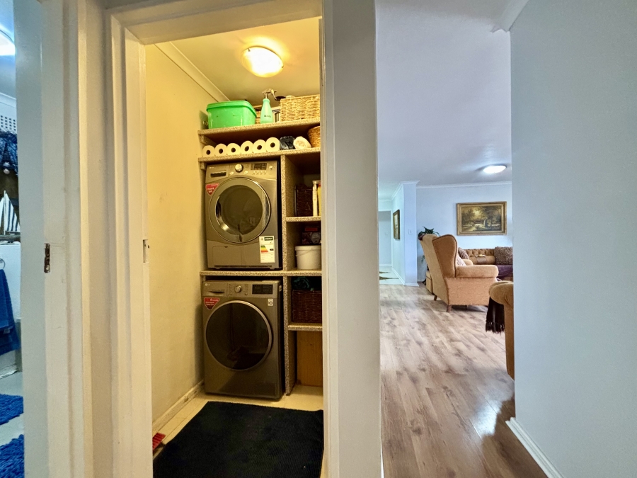 3 Bedroom Property for Sale in Loucharmante Western Cape